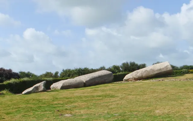 Grand Menhir Brisé