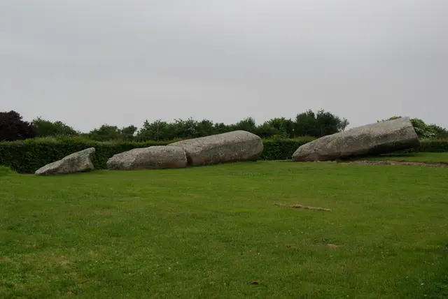 Grand Menhir Brisé